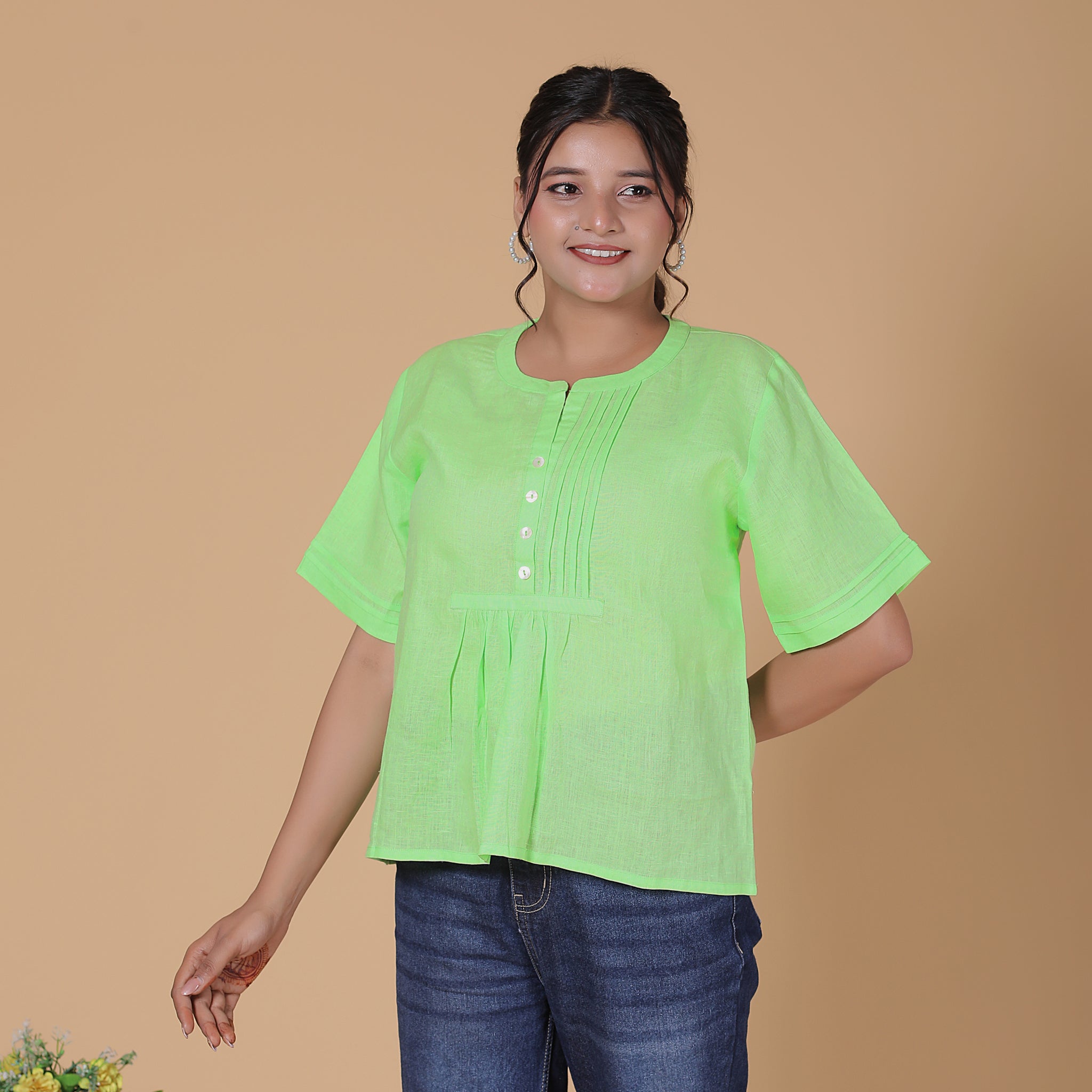 PLEATED YOKE TOP