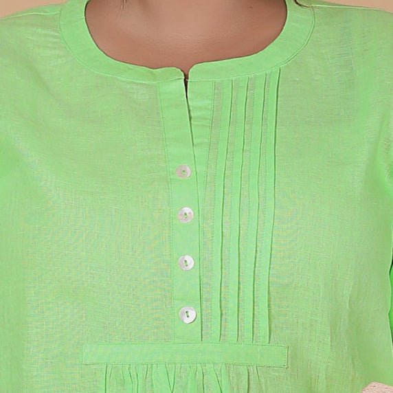 PLEATED YOKE TOP