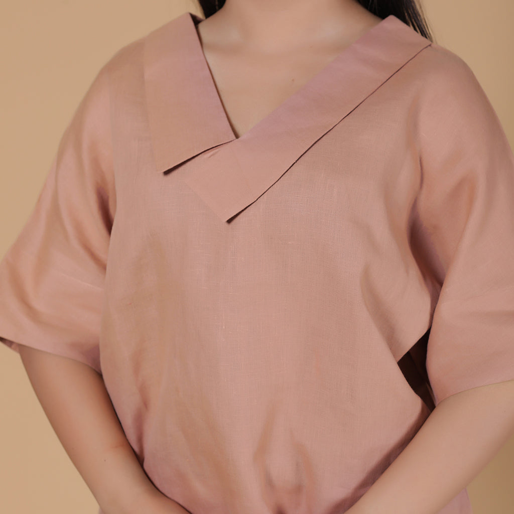 POLISHED V-NECK TOP