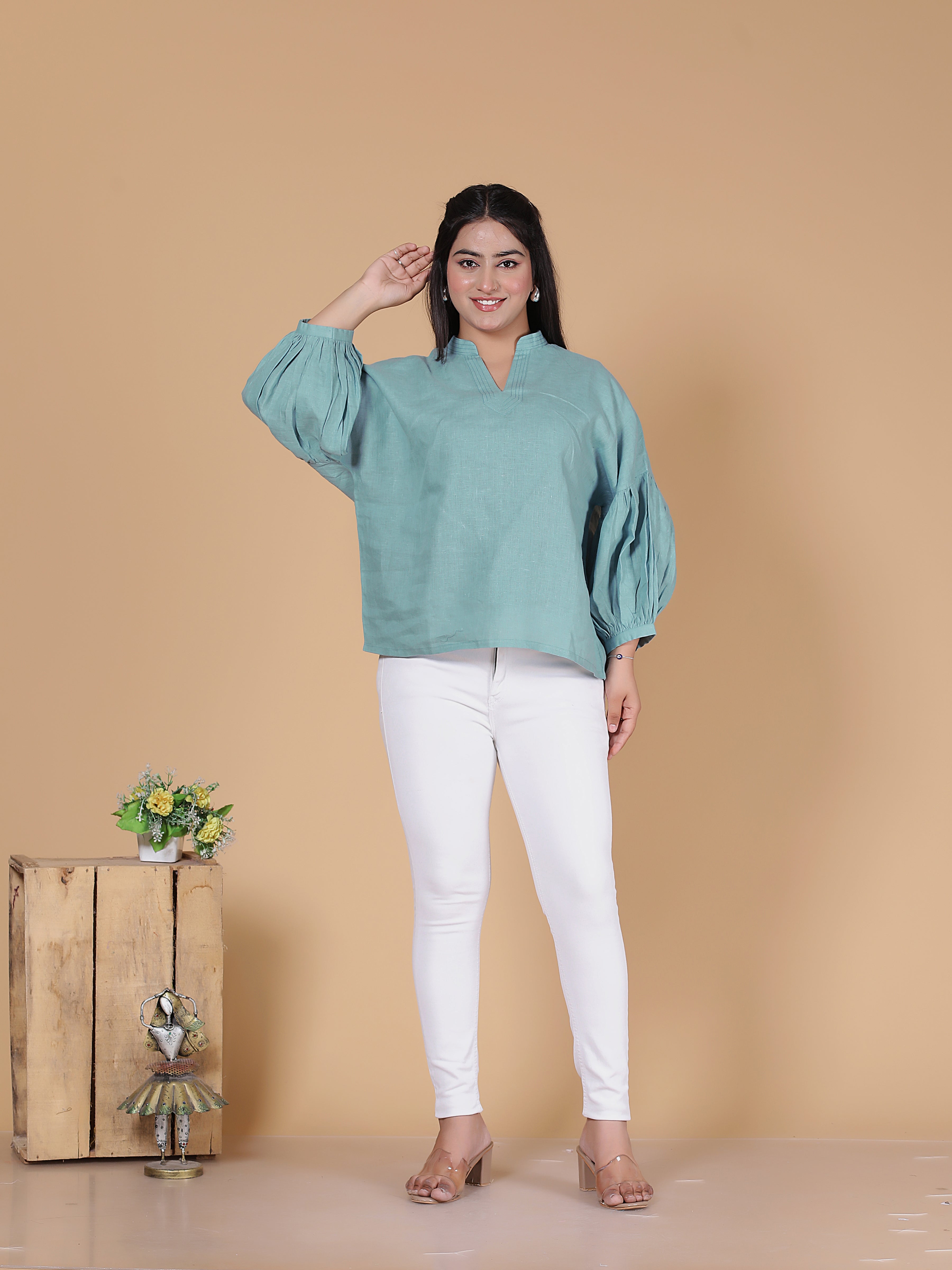 GATHERED SLEEVE TOP