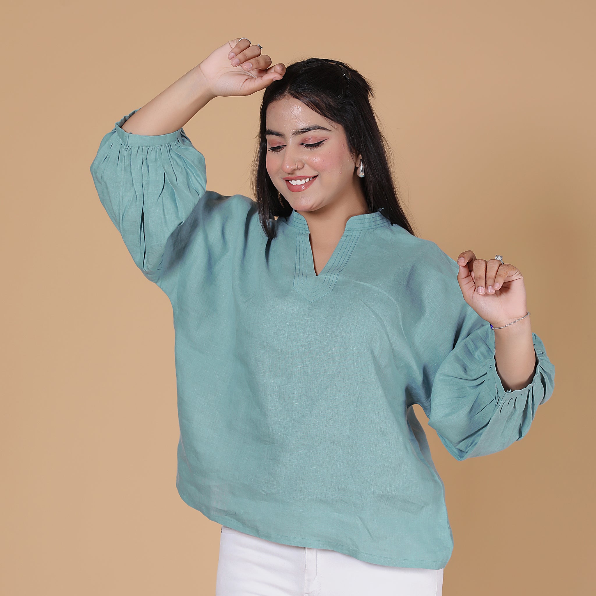 GATHERED SLEEVE TOP