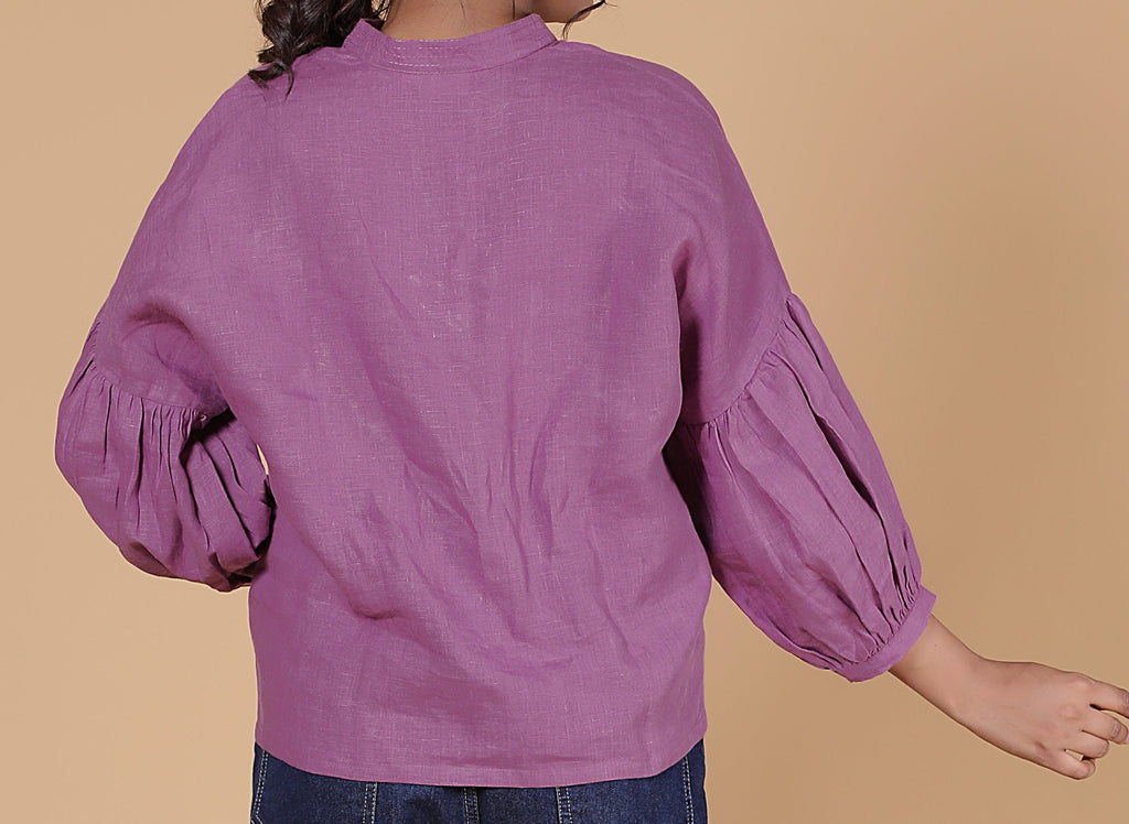 GATHERED SLEEVE TOP