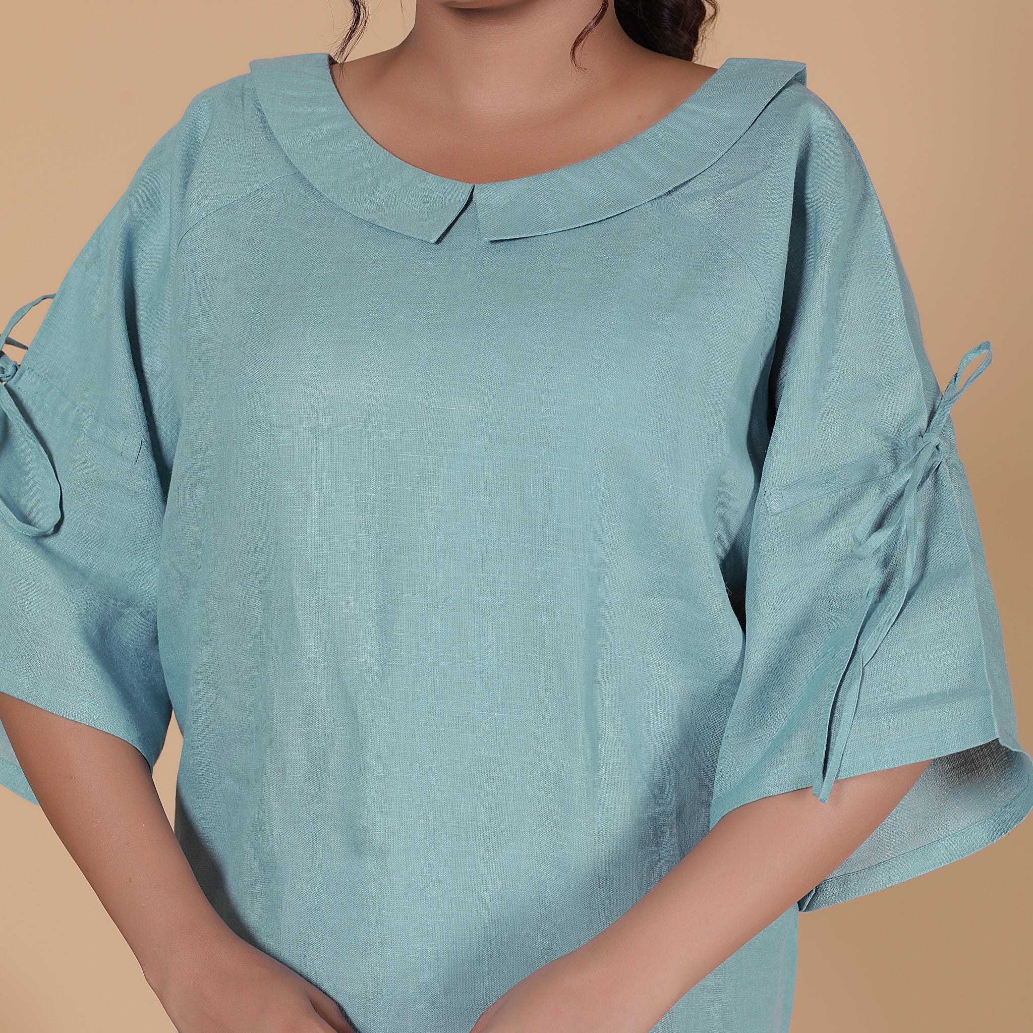 PETER PAN COLLAR TOP