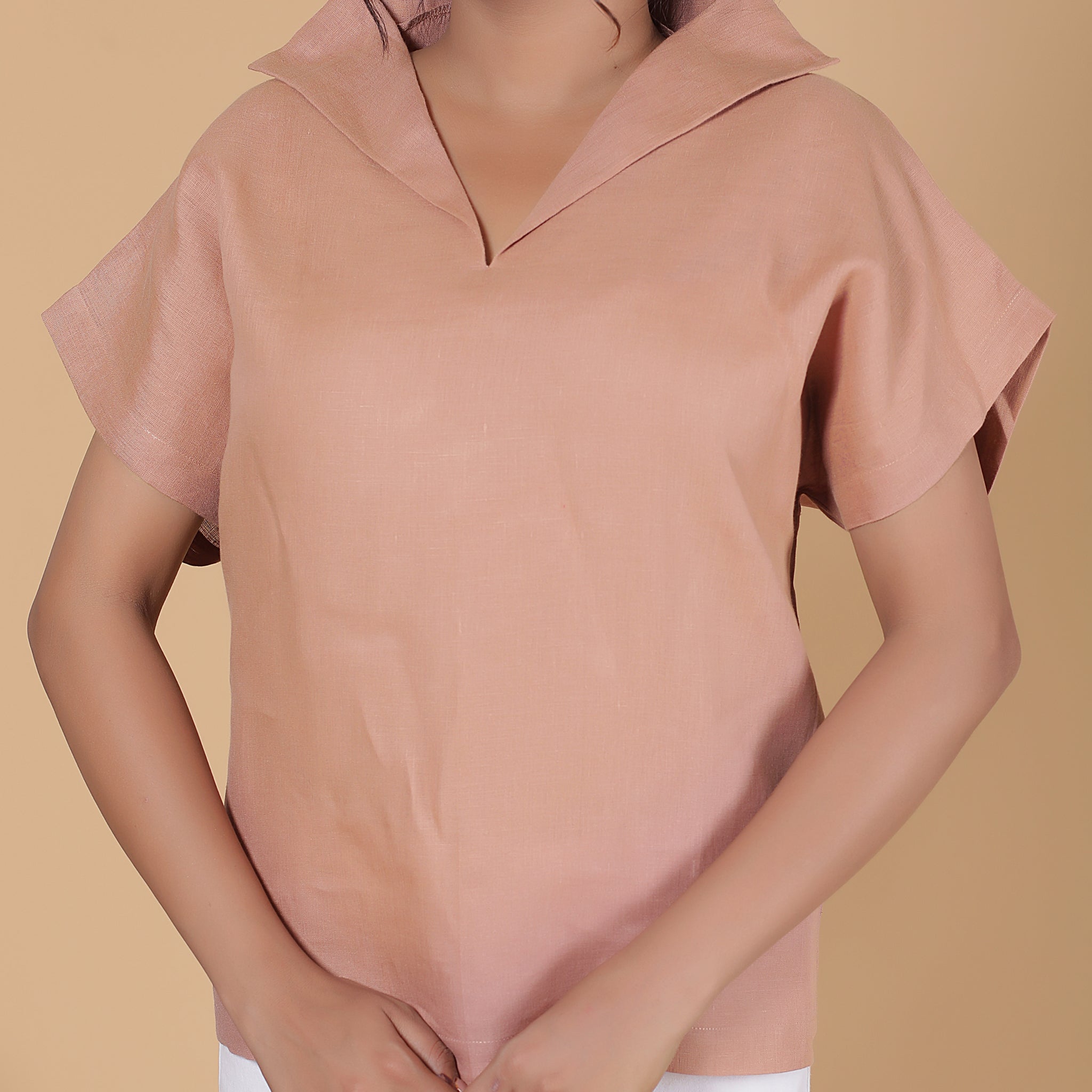 V-COLLAR TOP