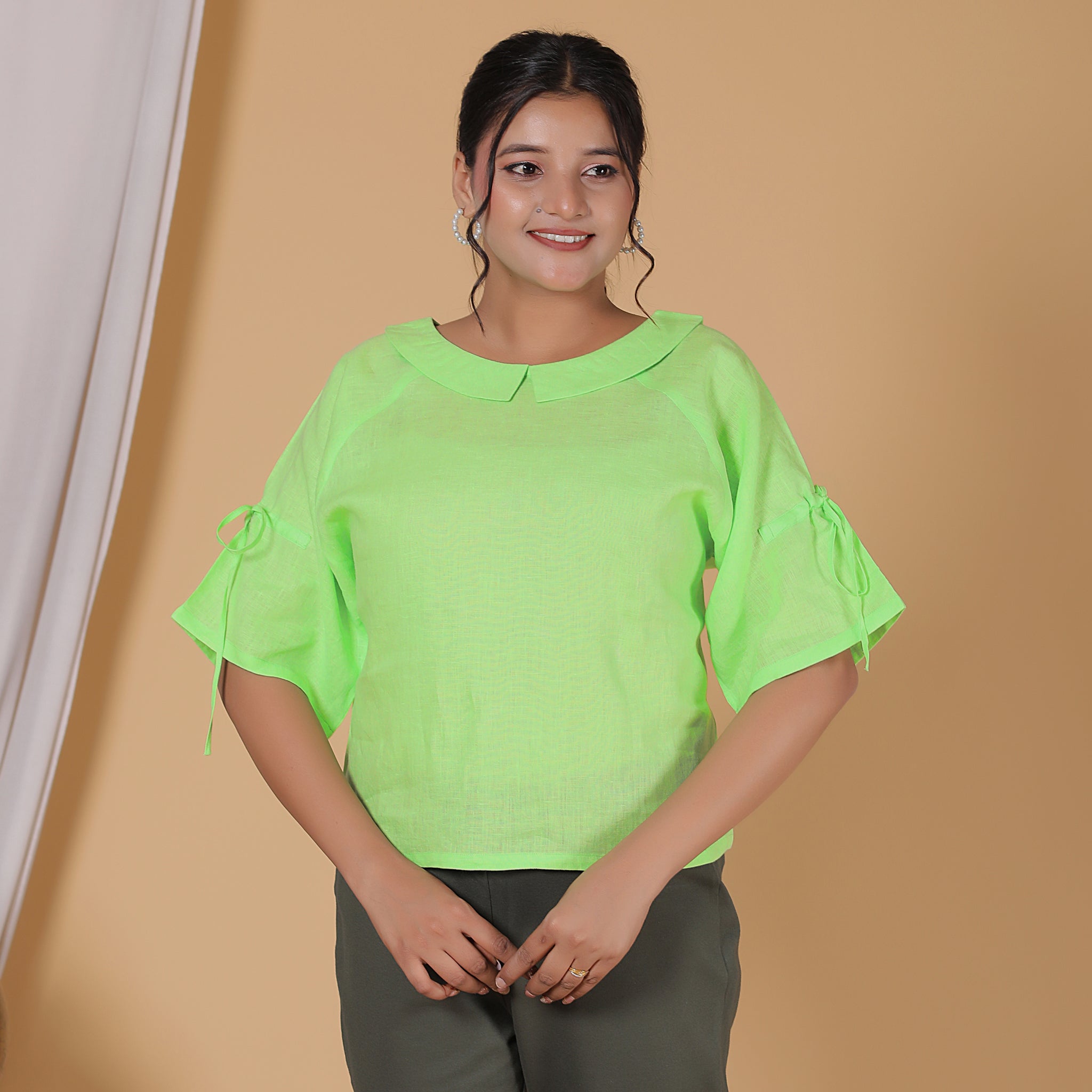 PETER PAN COLLAR TOP