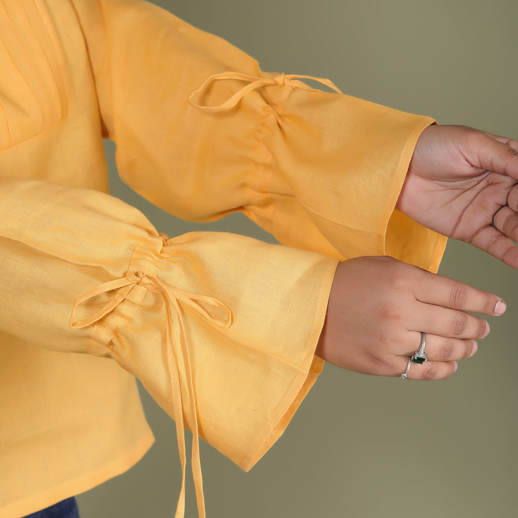 YOKE PLEATED COLLAR TOP