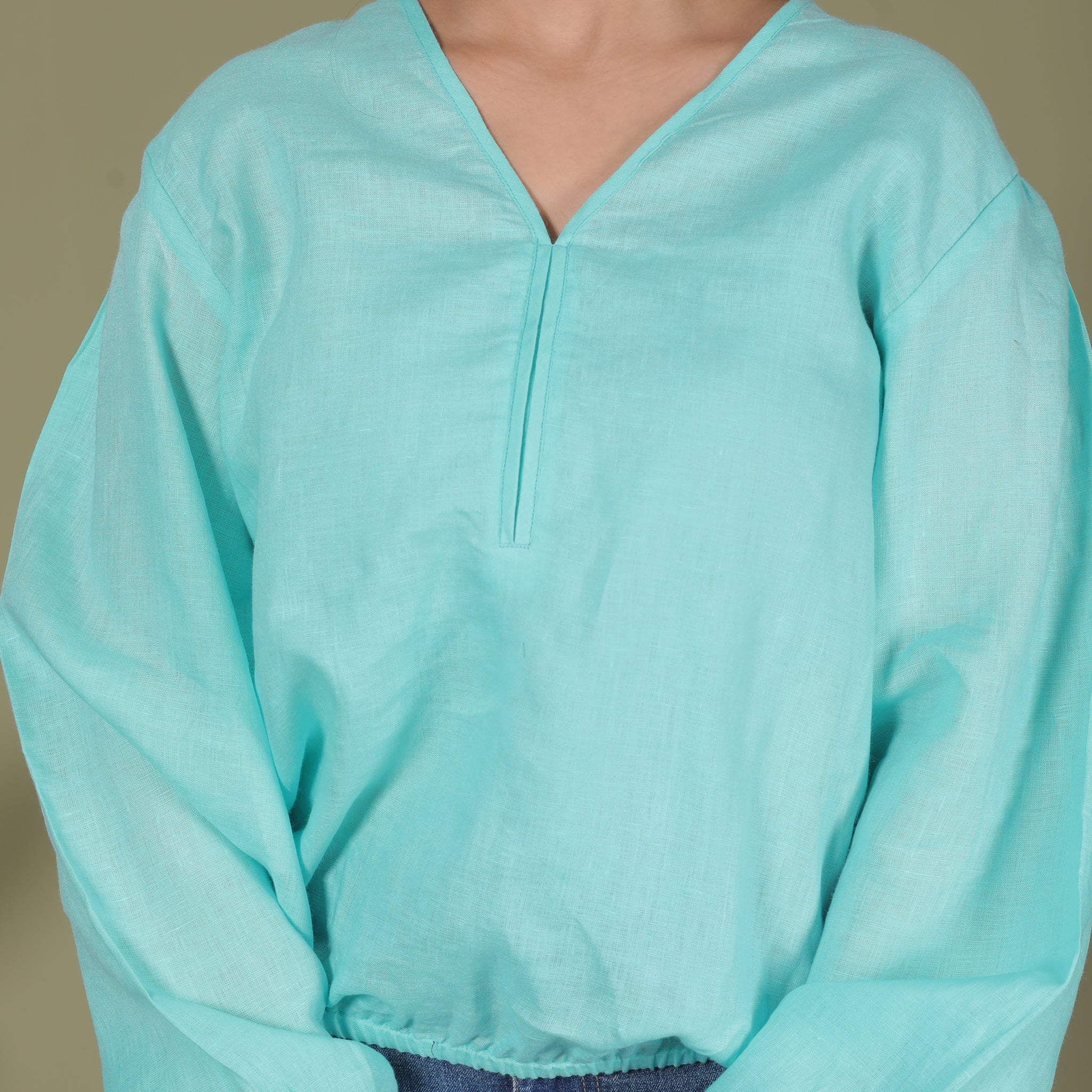 PREMIUM LINEN V-NECK TOP