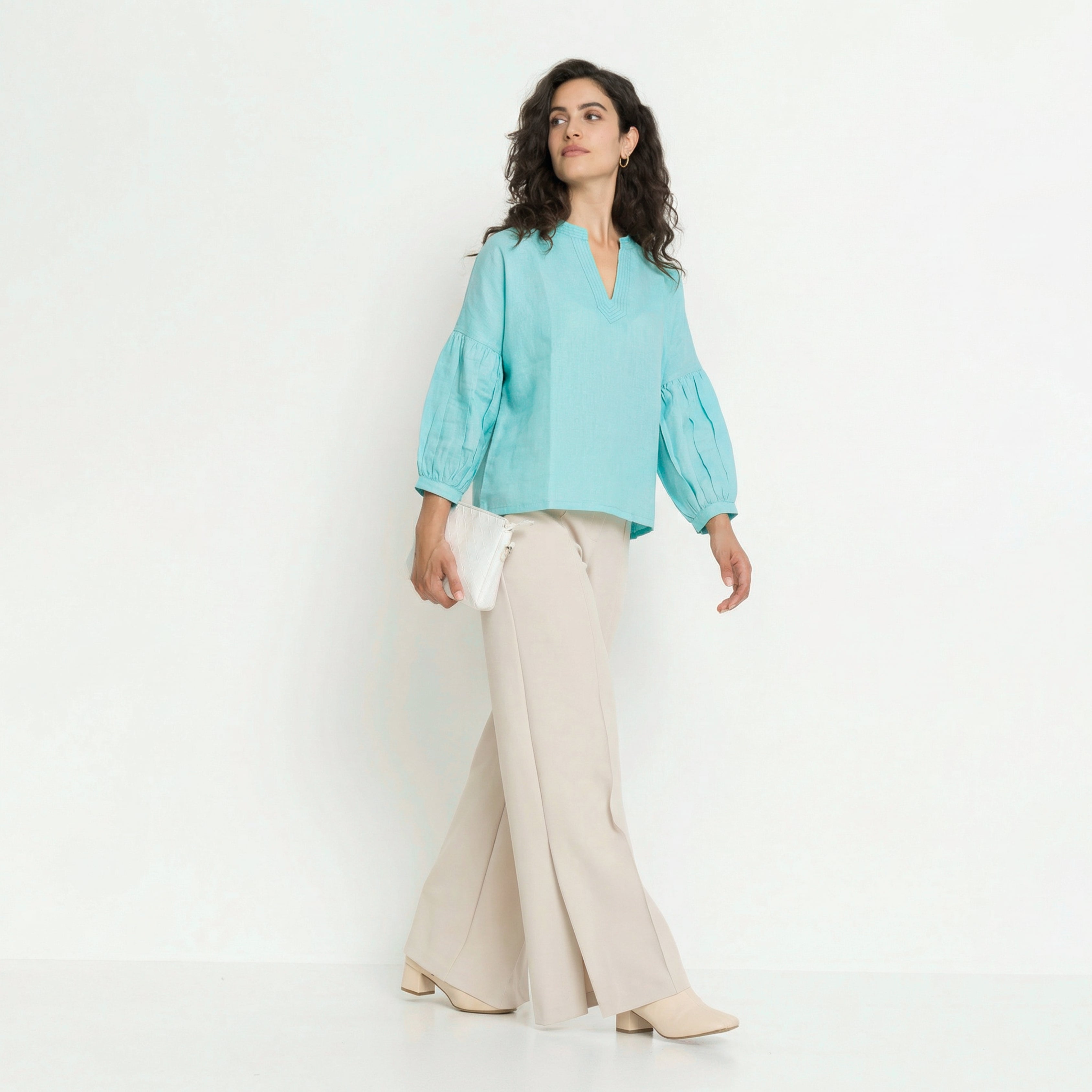PREMIUM LINEN GATHERED YOKE TOP