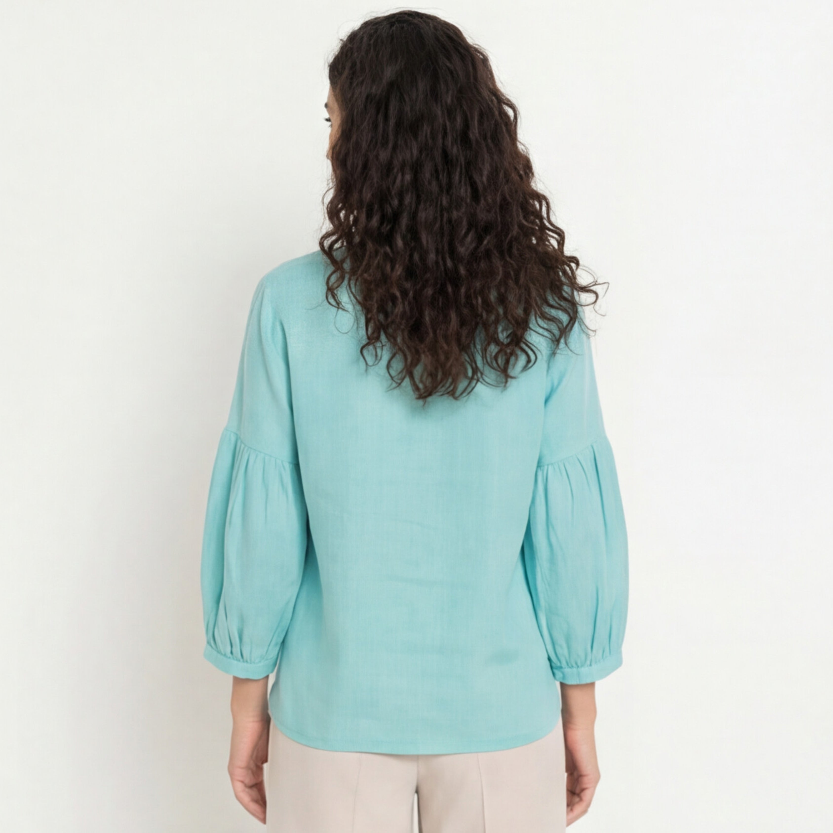 PREMIUM LINEN GATHERED YOKE TOP