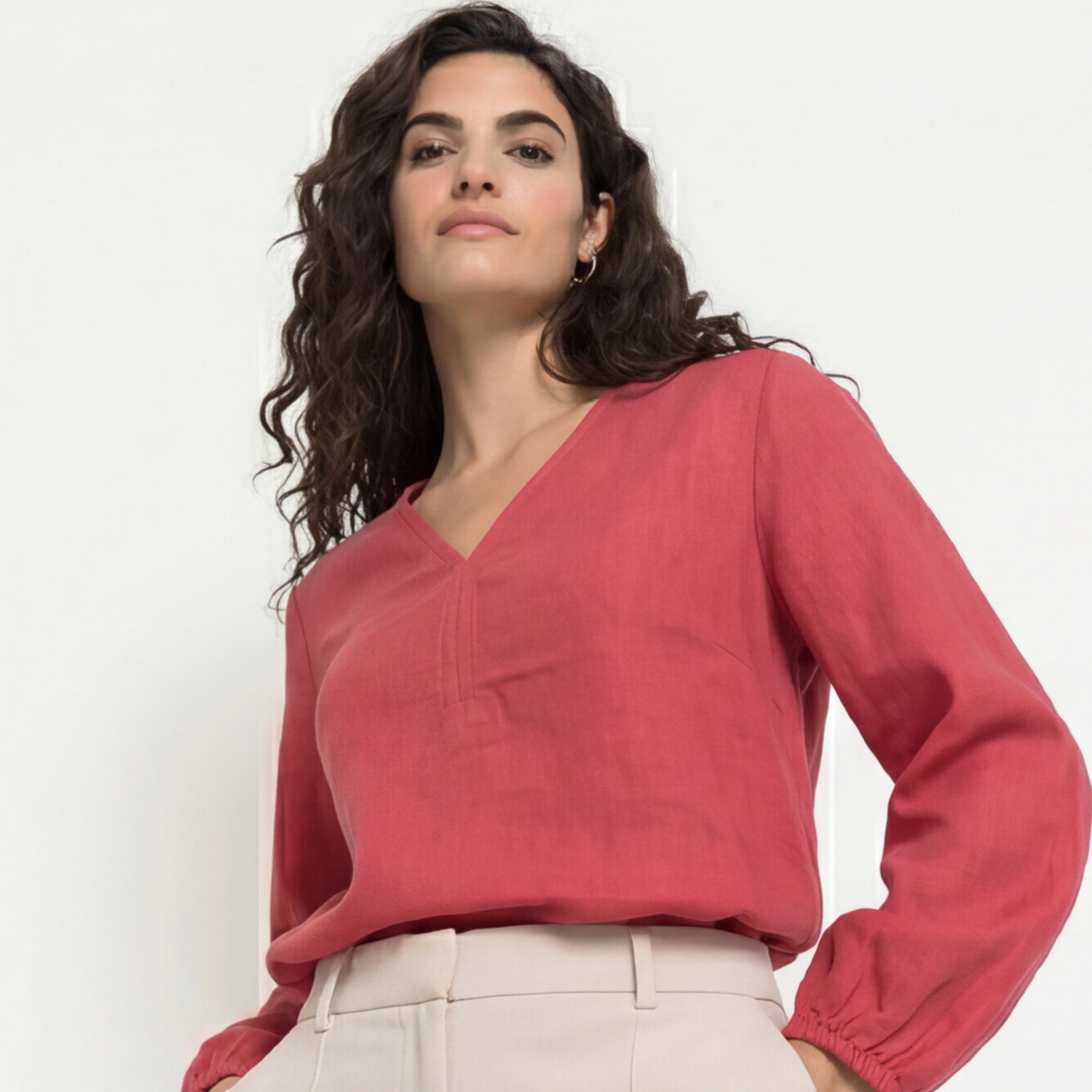 PREMIUM LINEN V-NECK TOP