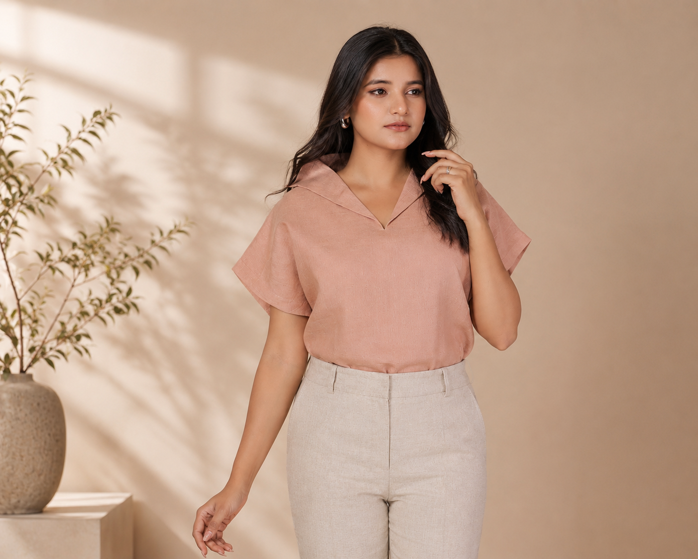 V-COLLAR TOP