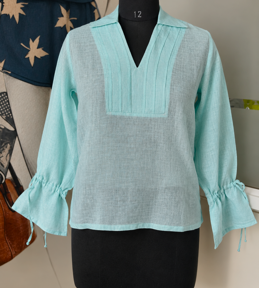 YOKE PLEATED COLLAR TOP