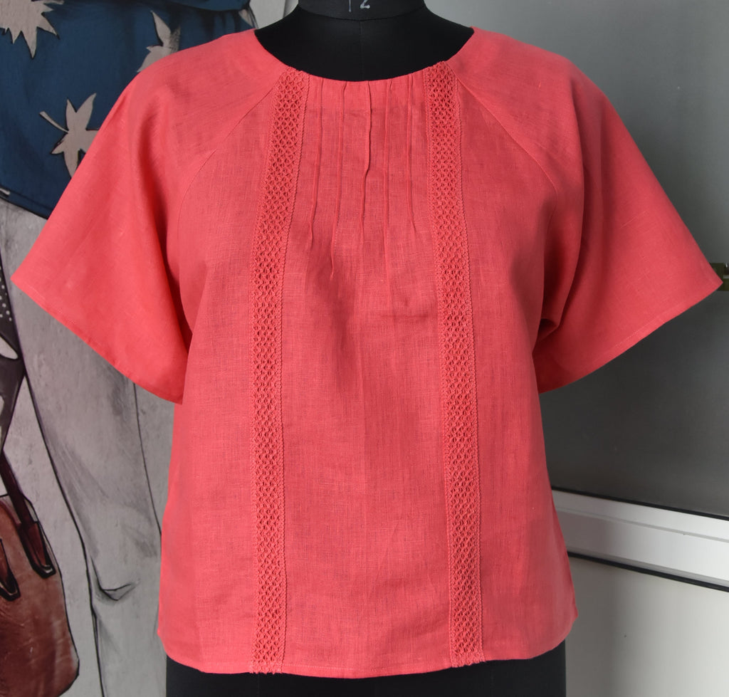 FRONT LACE TOP