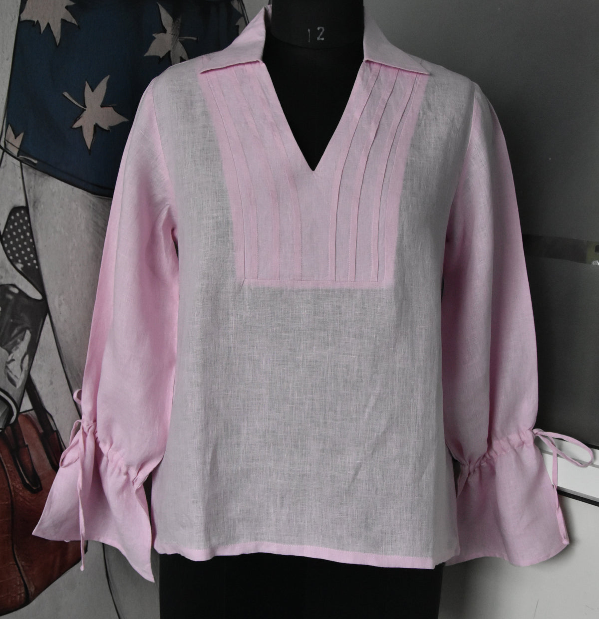 YOKE PLEATED COLLAR TOP