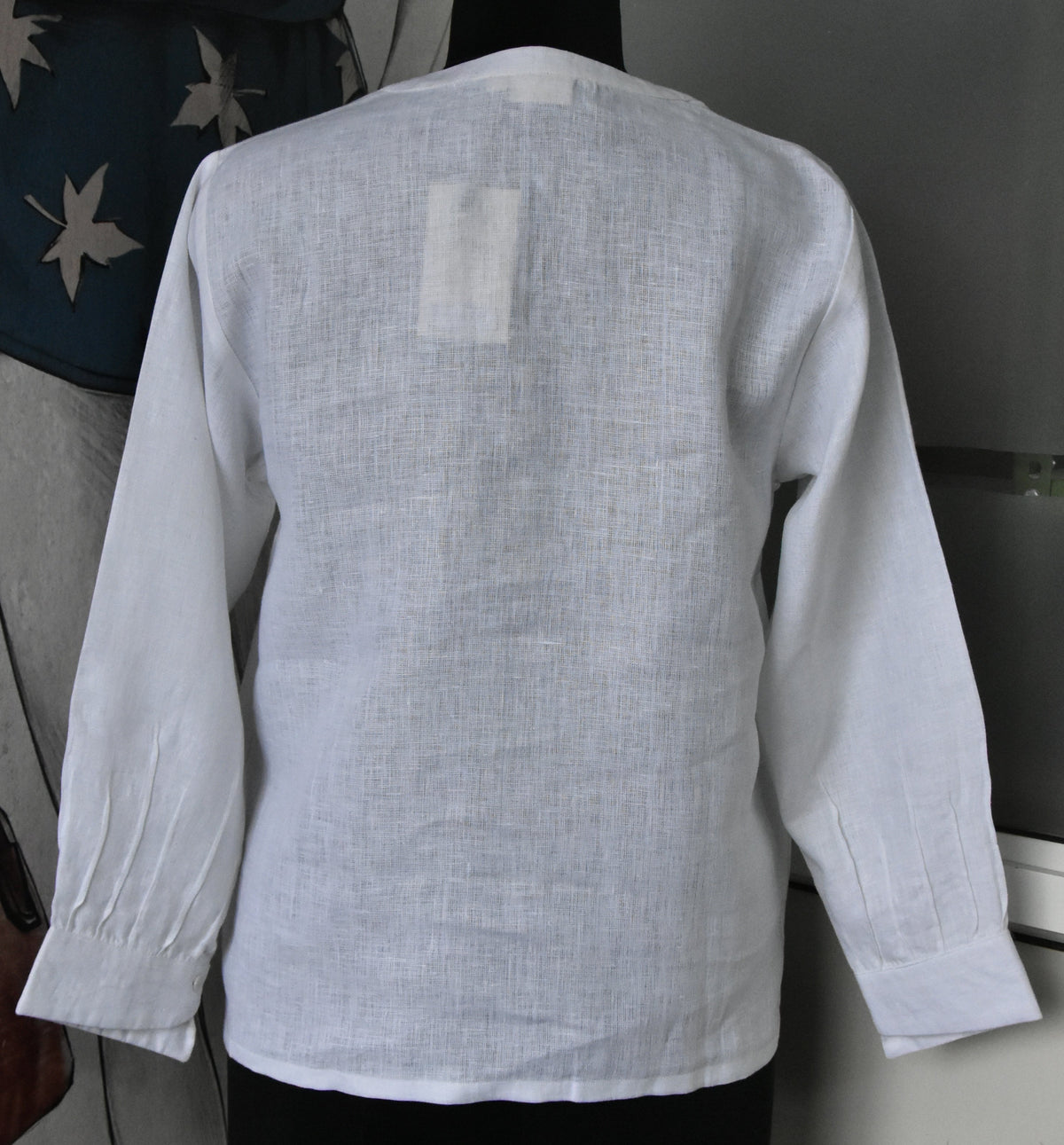 LINEN SPLIT-NECK PINTUCK TOP