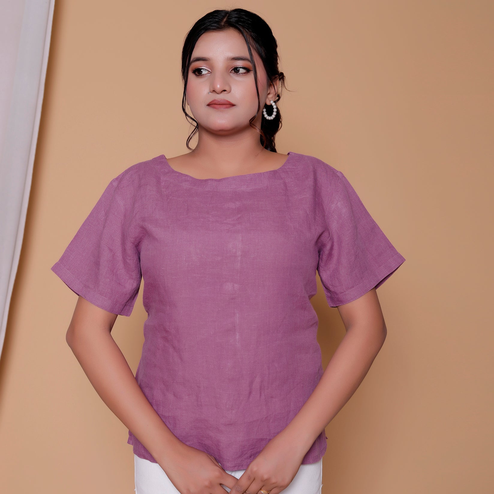 BACK BUTTONED TOP