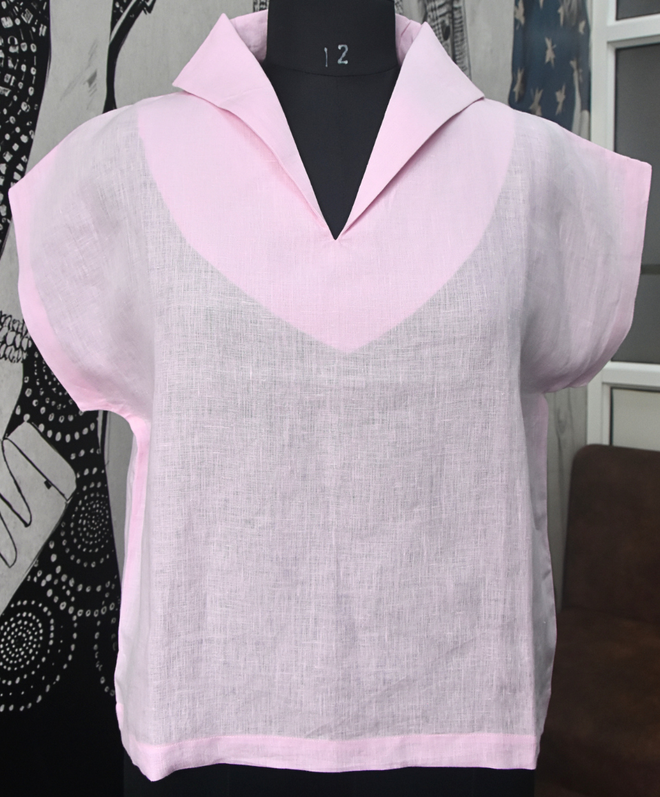 V-COLLAR TOP